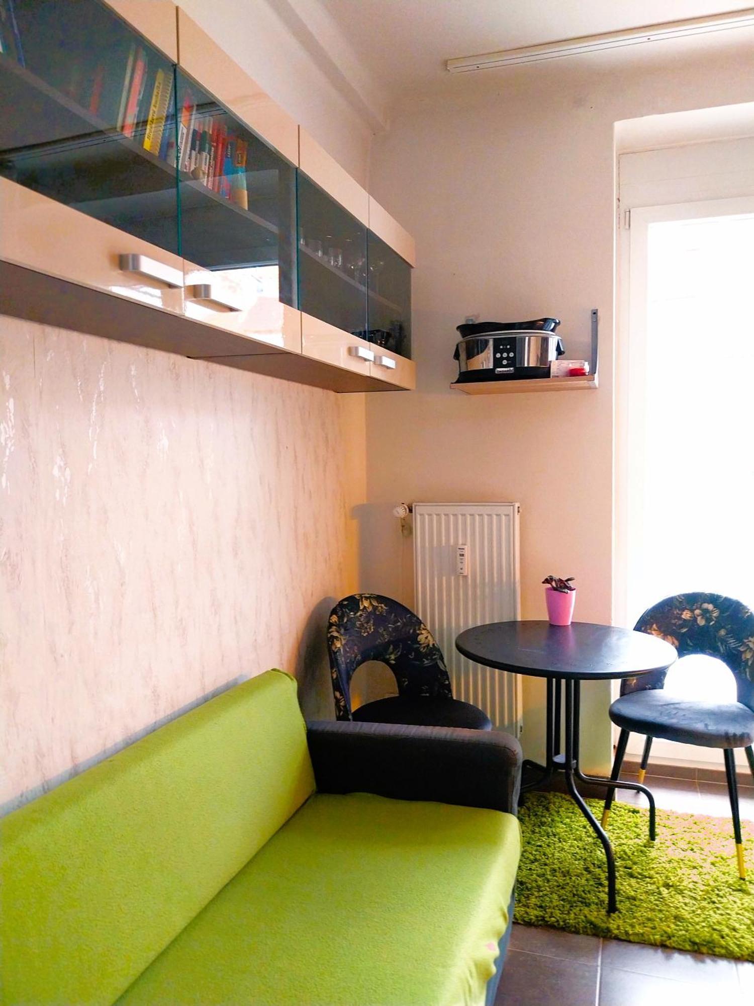 Parking Free One With Netflix In Shared Flat With A Woman In Next And Shared Bathroom And Kitchen No Invoice Quarto em Acomodações Particulares *